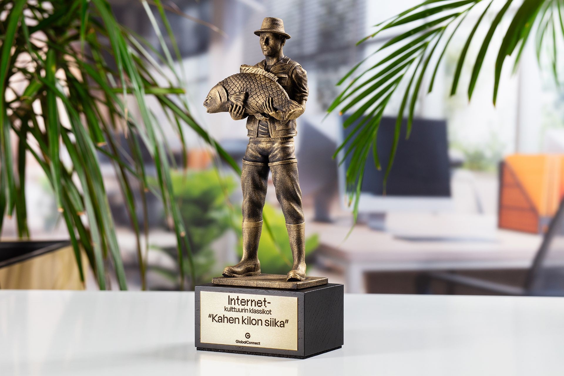 Glasso custom award