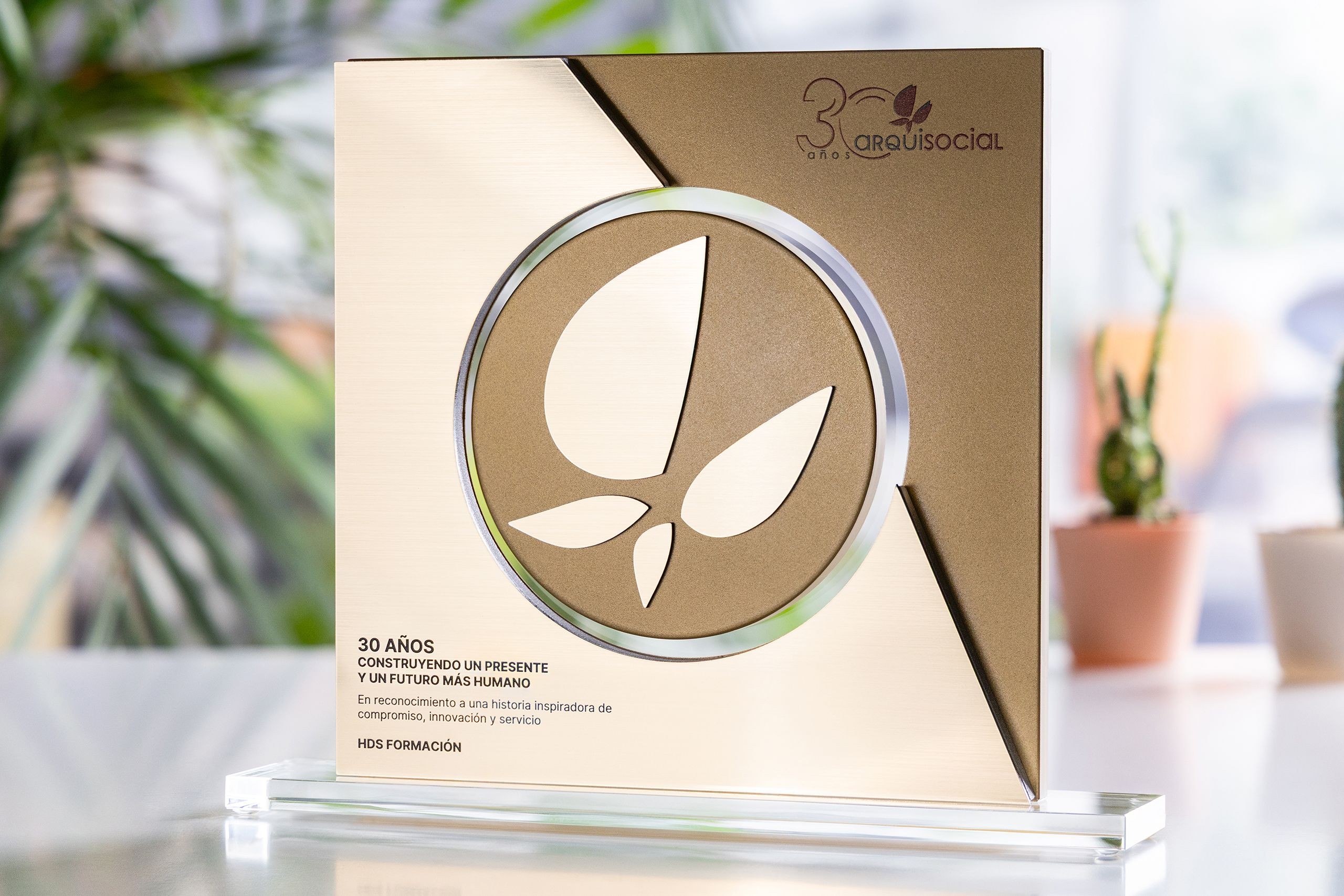 Glasso custom award