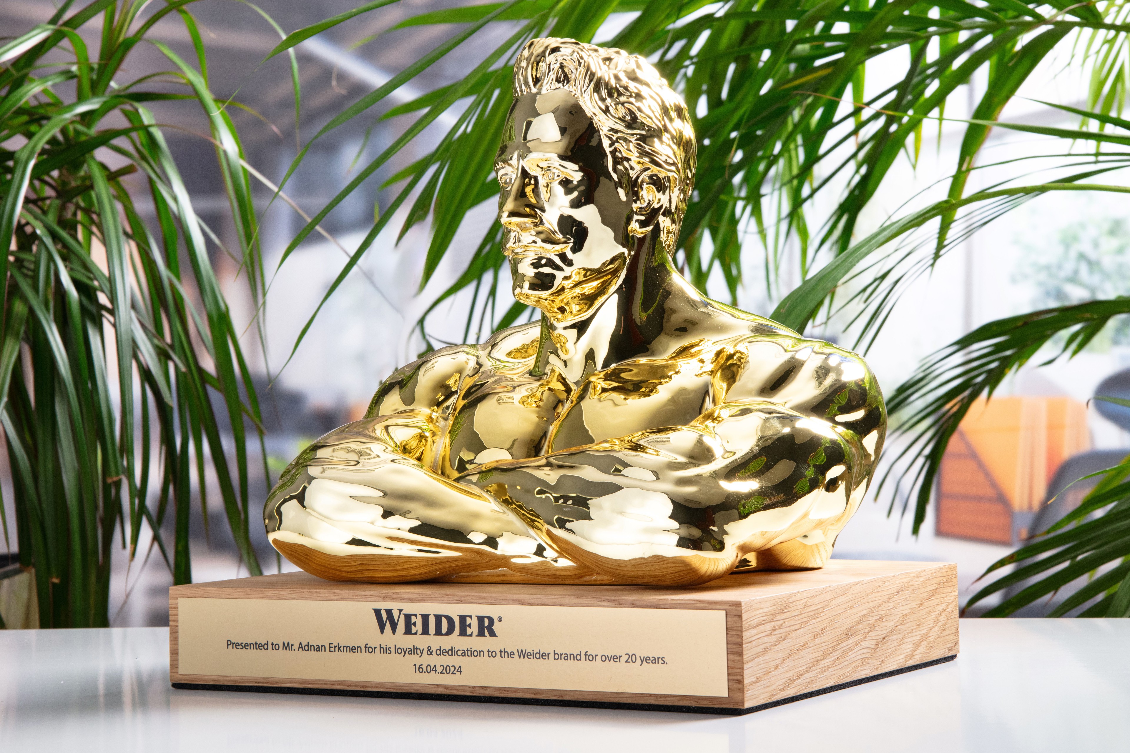 Glasso custom award