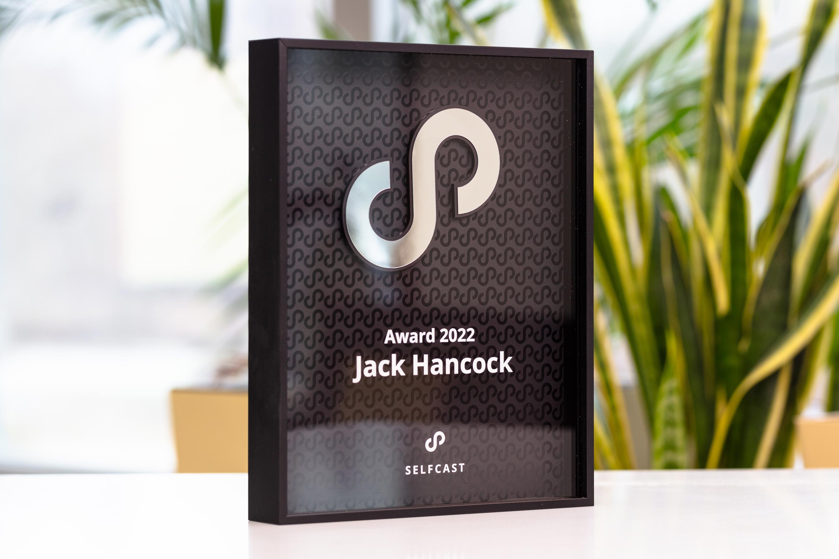 Glasso custom award