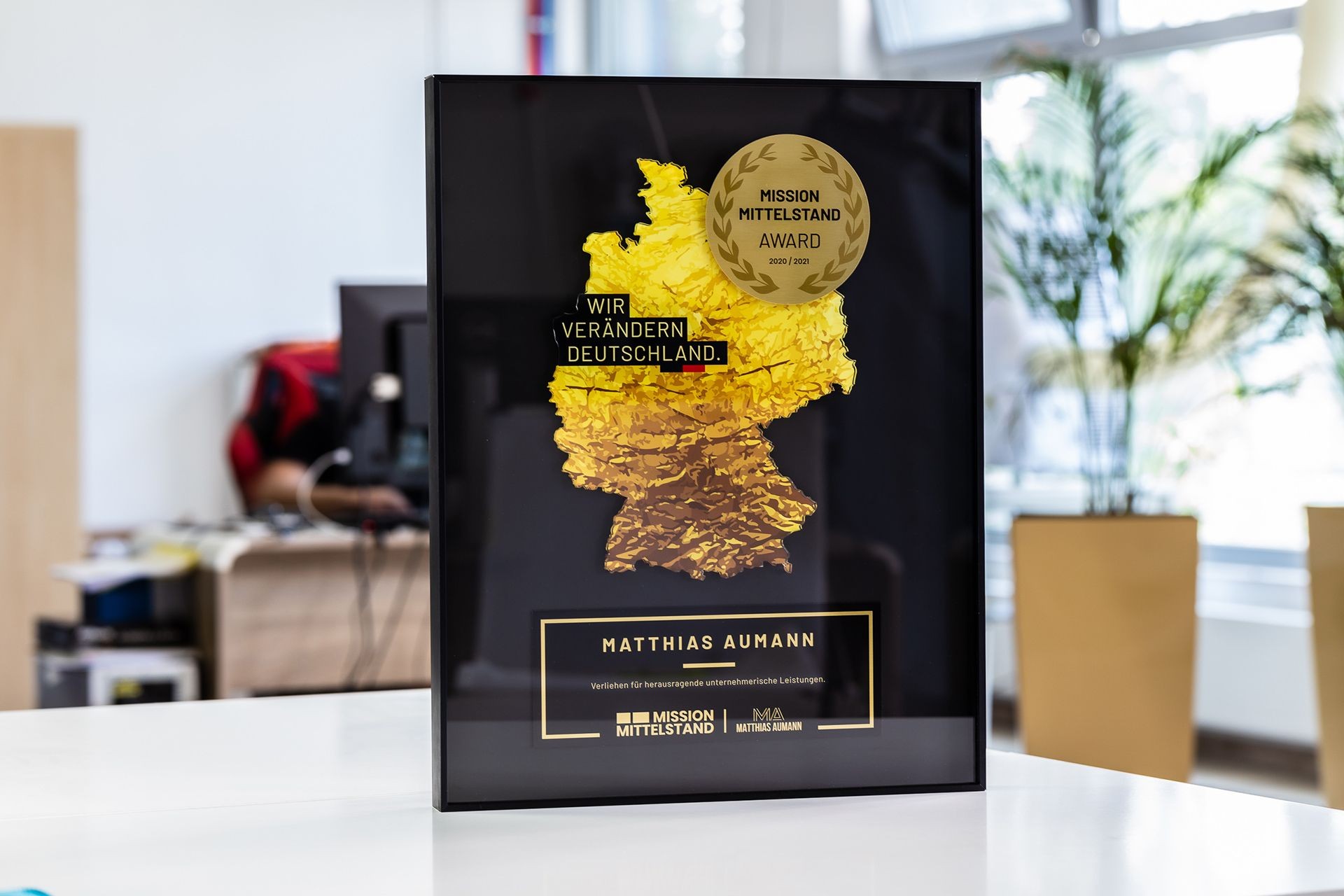 Glasso custom award