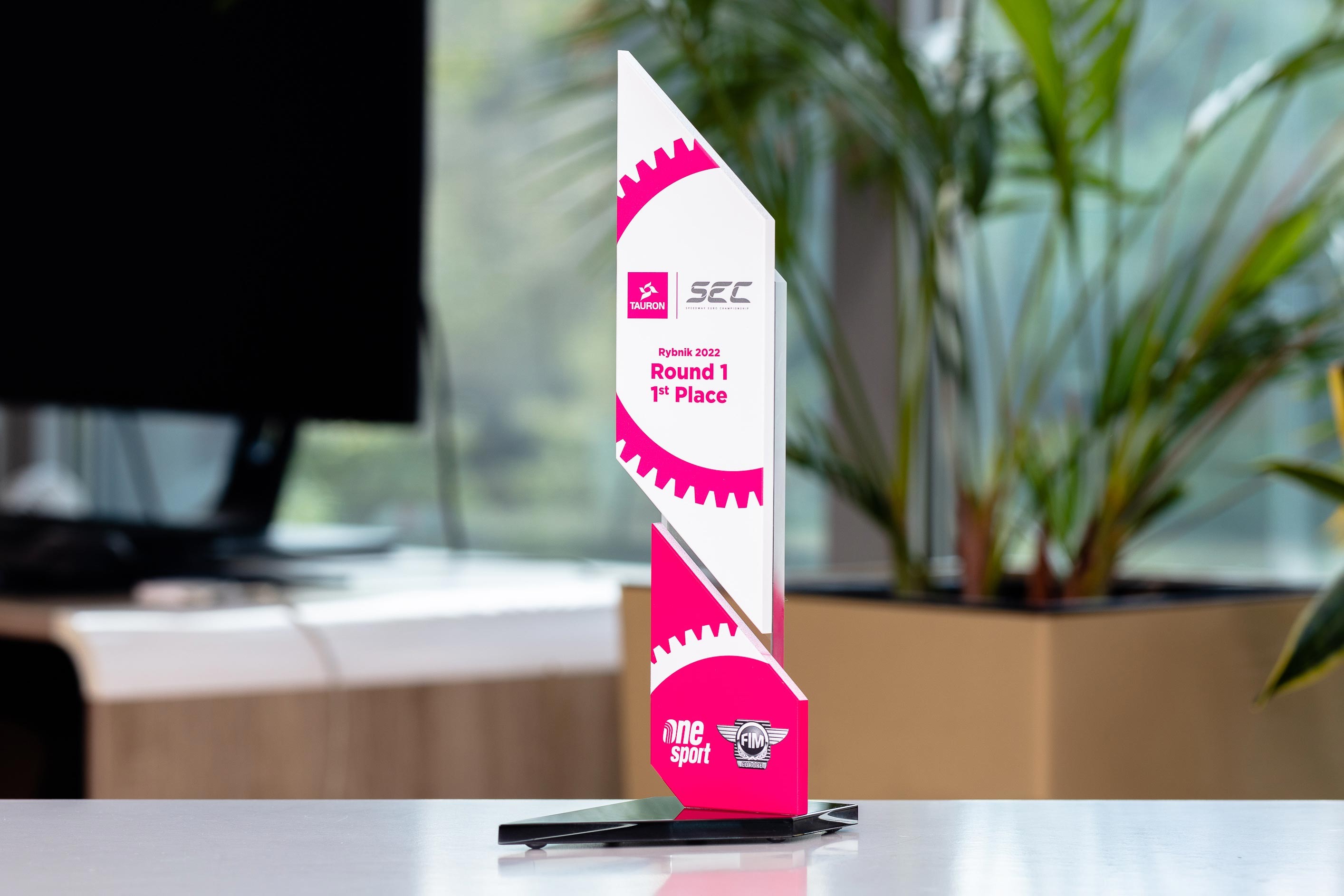 Glasso custom award