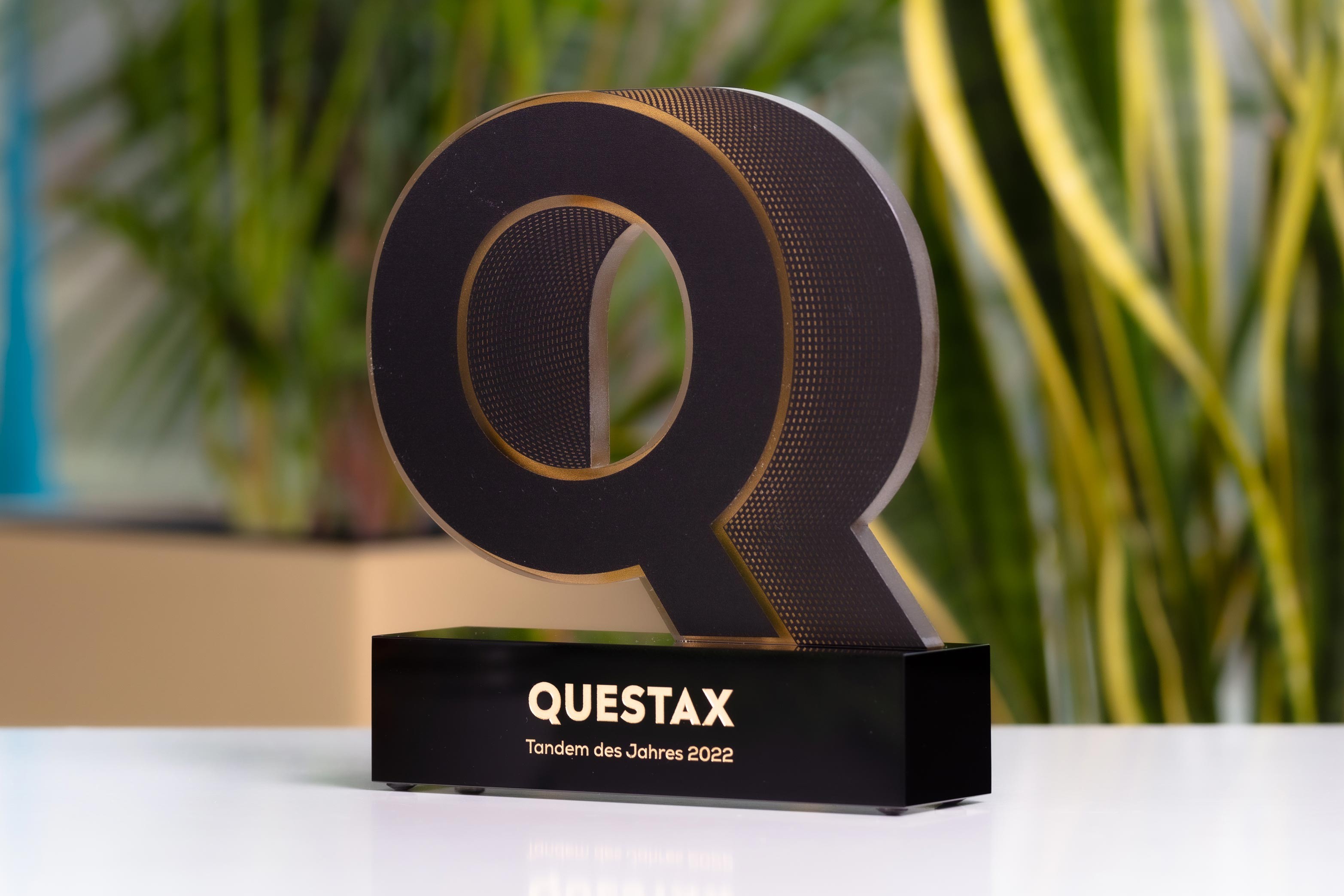 Glasso custom award