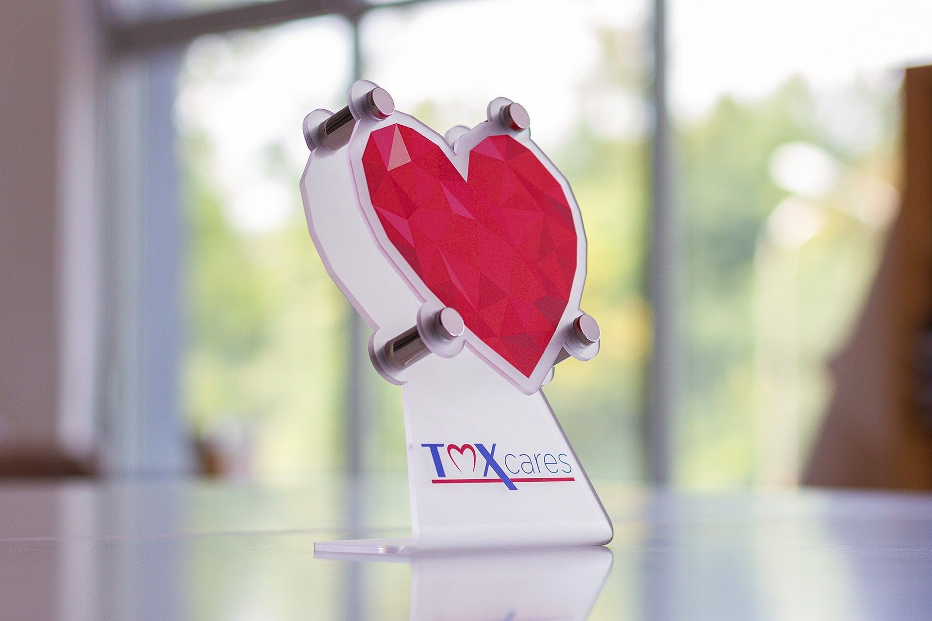 statuetka akryl tx cares glasso