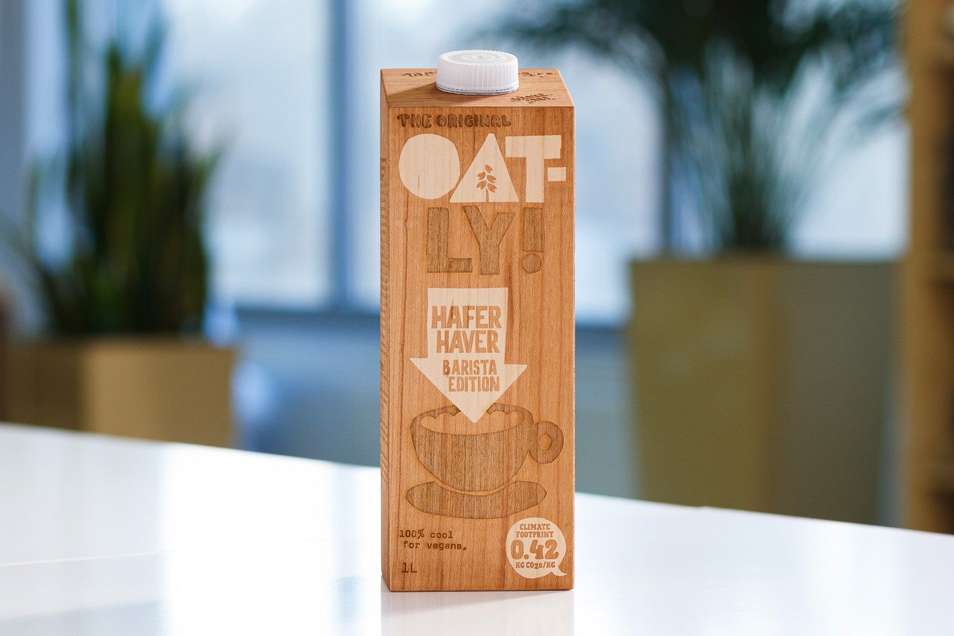 statuetka drewno Oatly glasso