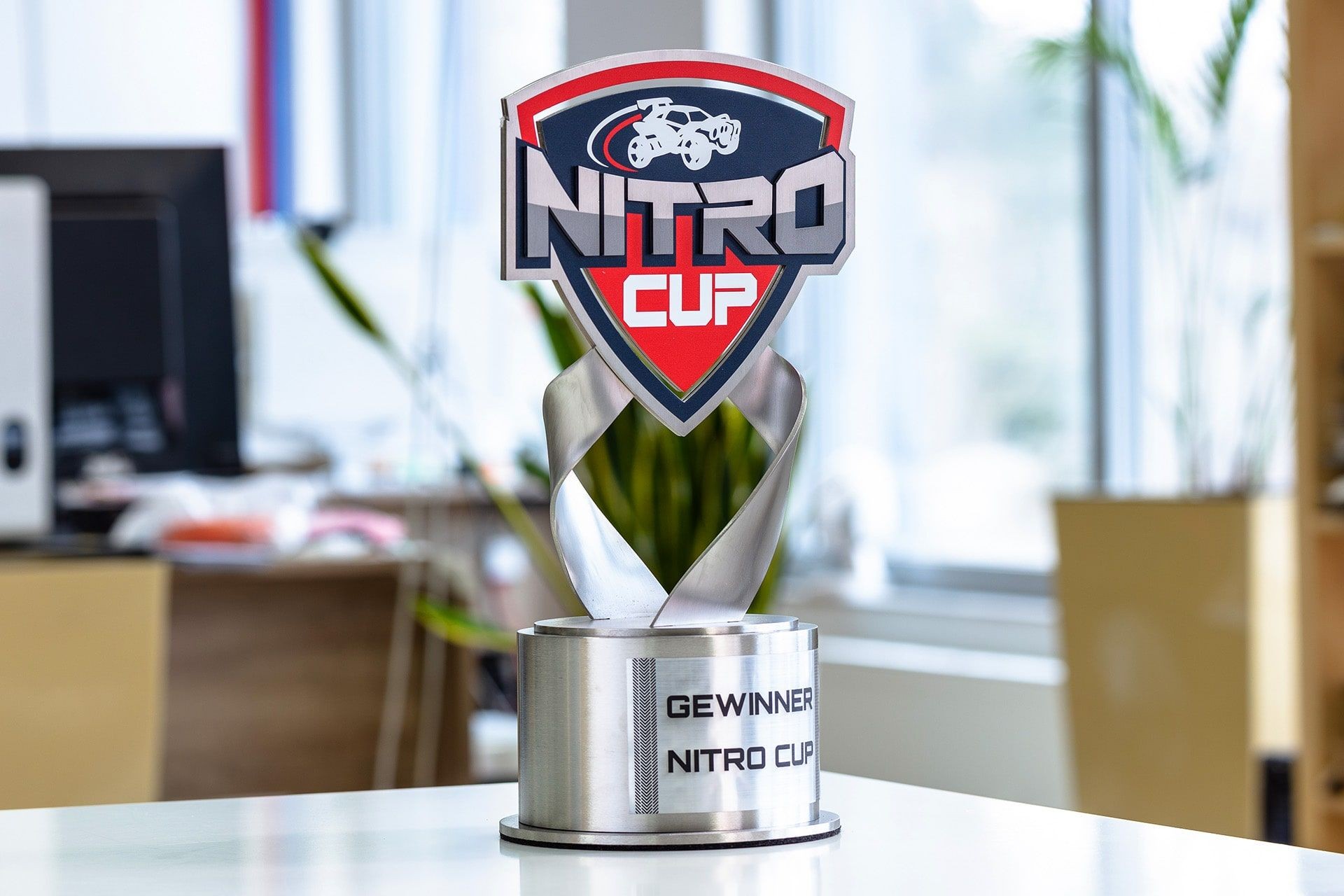 statuetka metal Nitro Cup glasso