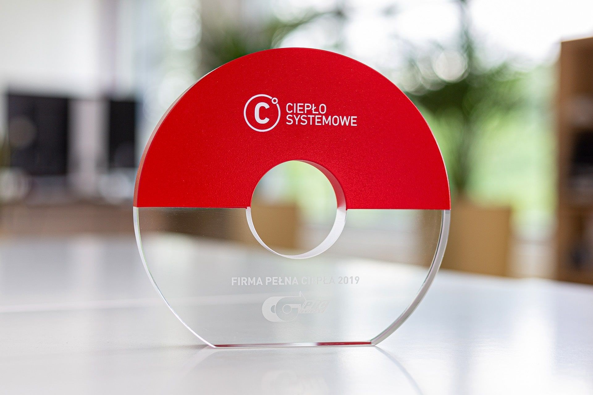 statuetka szklo Cieplo Systemowe glasso