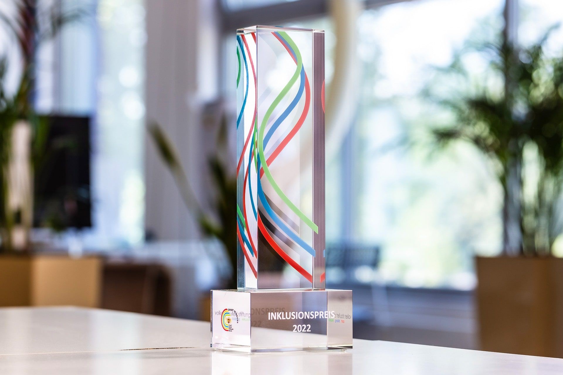 statuetka szklo Inklusionpress glasso