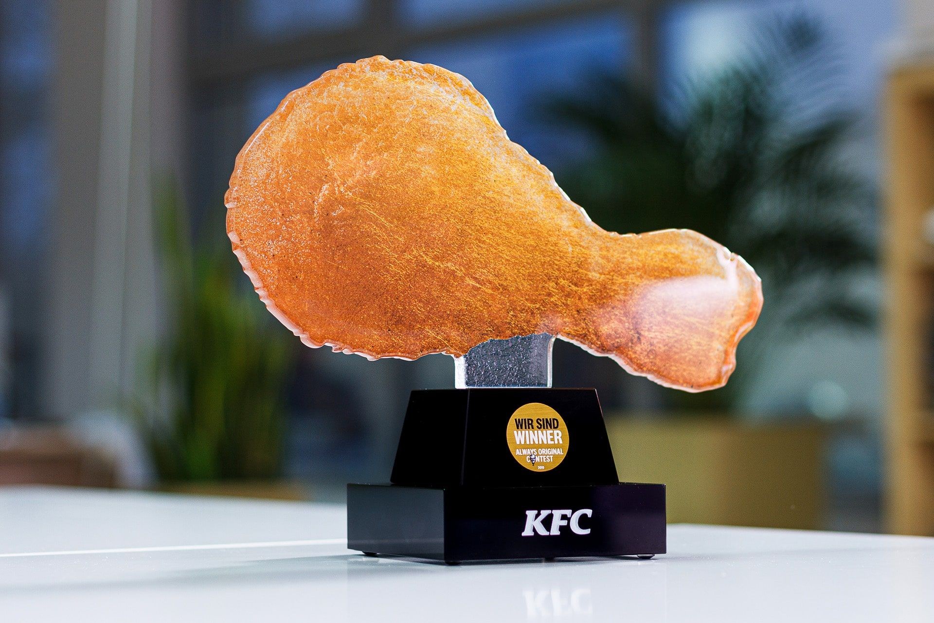 statuetka szklo KFC glasso
