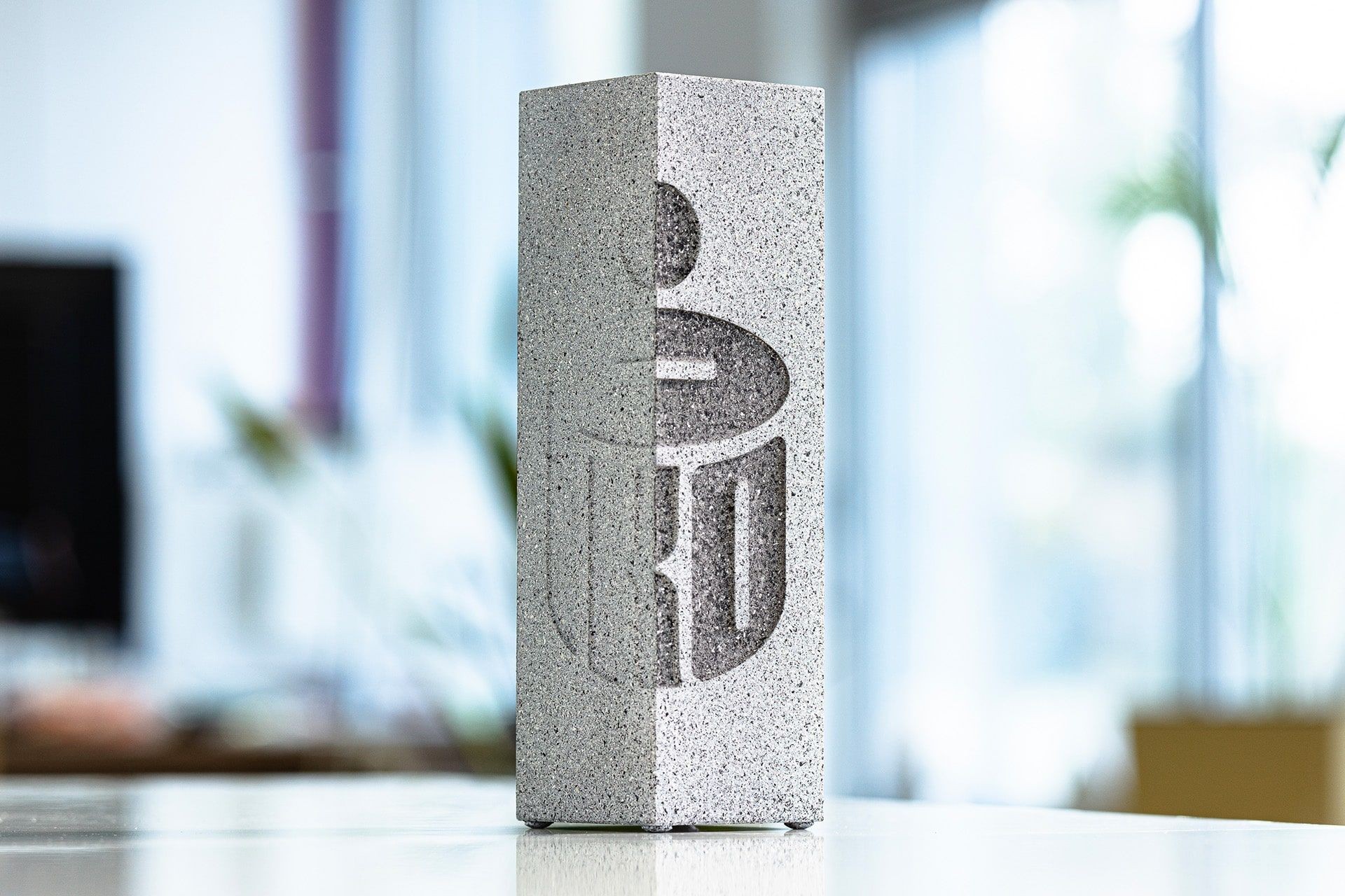 statuetka szklo PKO glasso