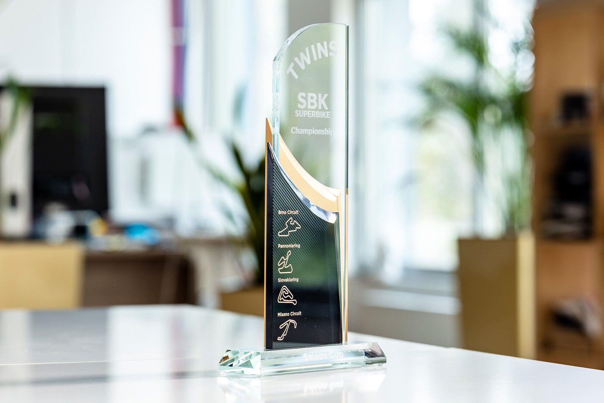 statuetka szkło Twins SBK glasso