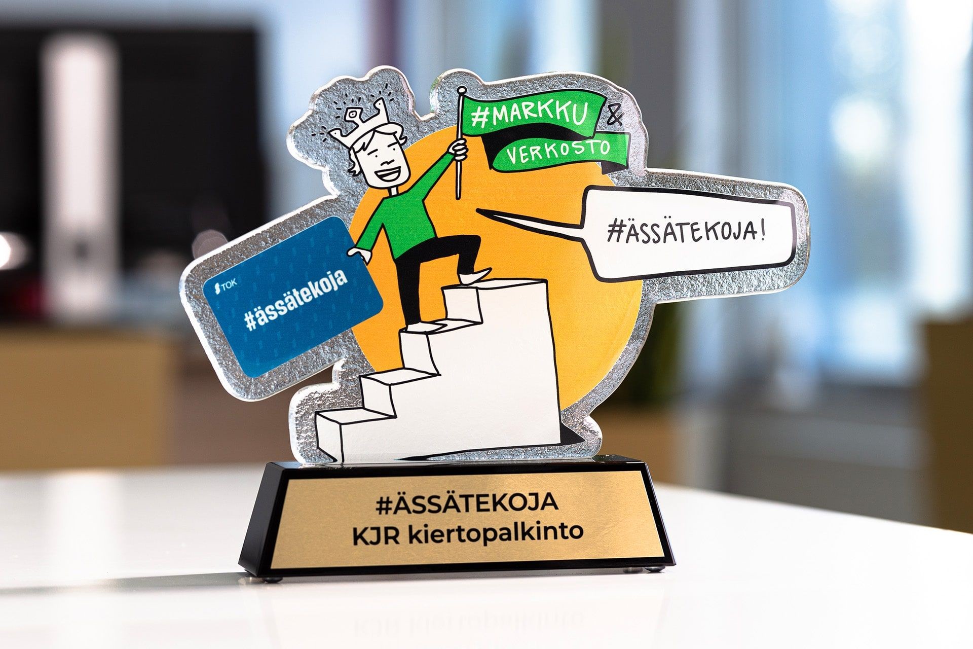statuetka szklo assetekoja glasso