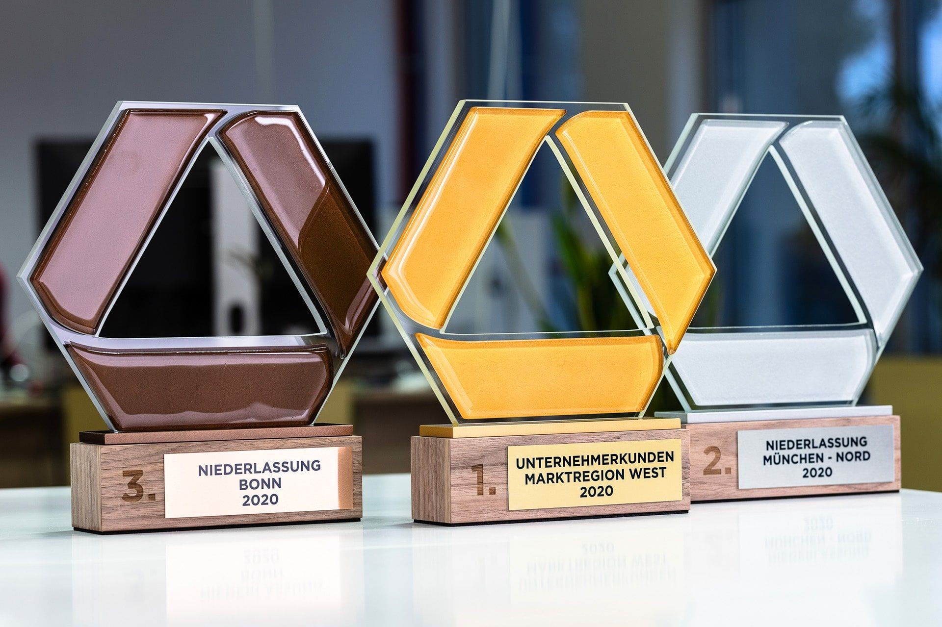 statuetka szkło commerzbank glasso