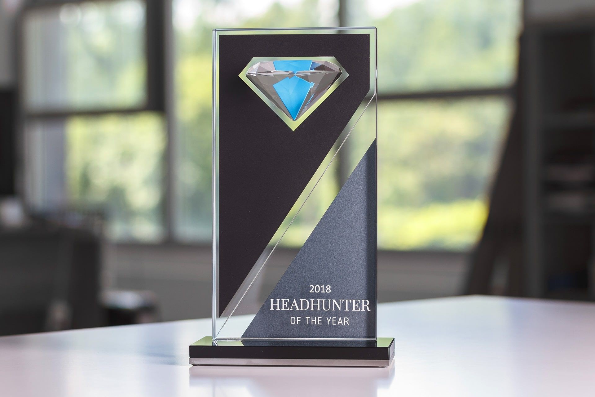 statuetka szklo headhunter glasso