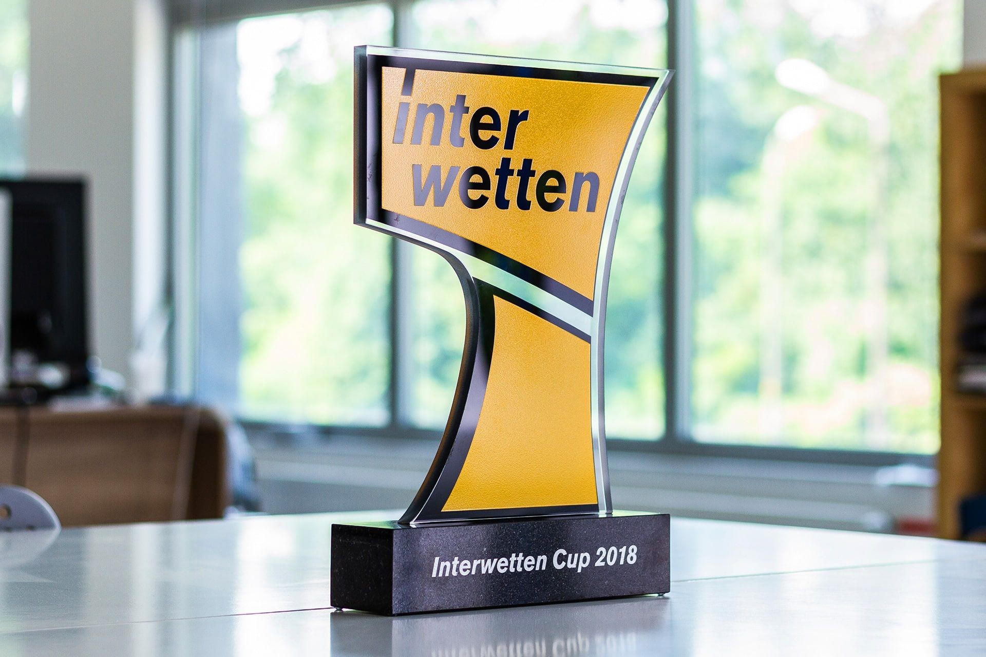 statuetka szklo interwetten glasso