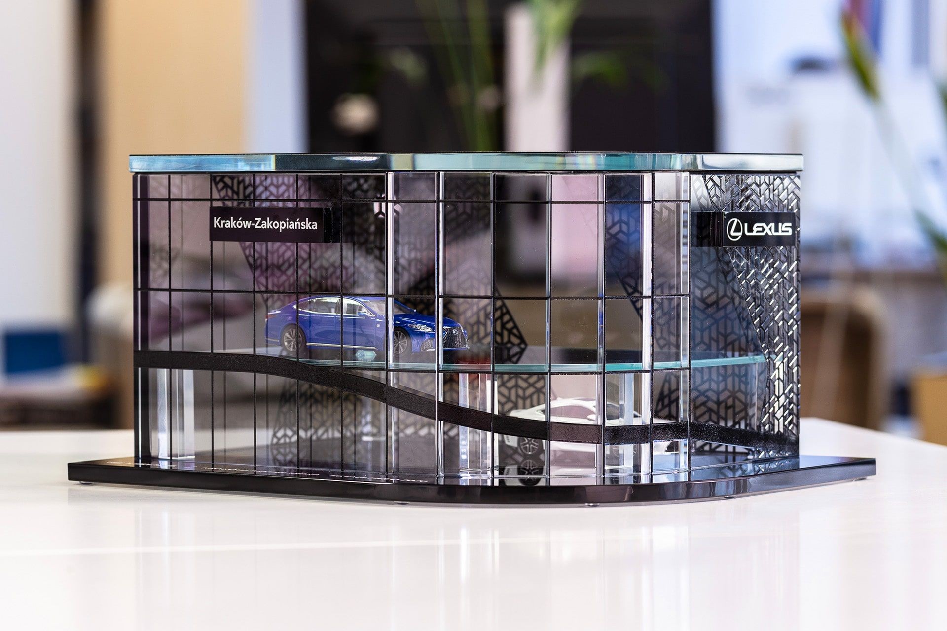statuetka szklo lexus glasso